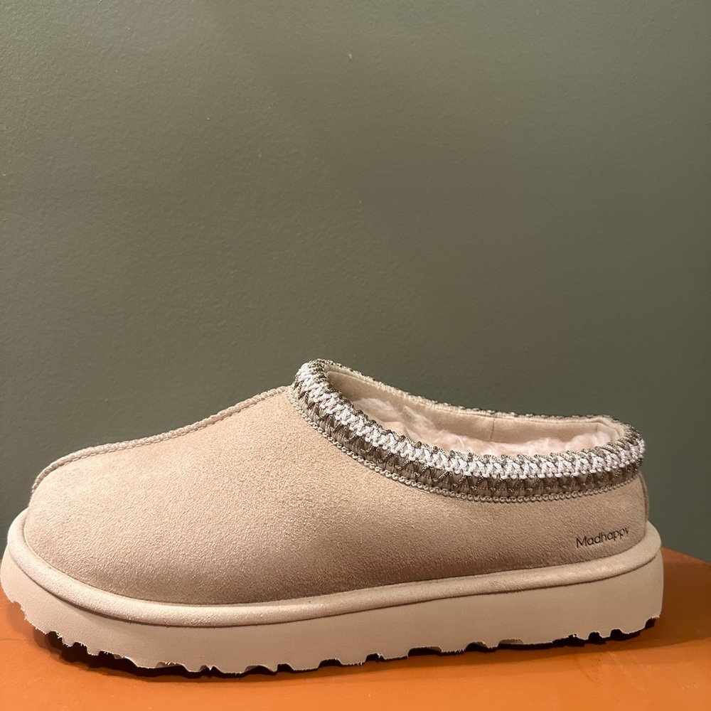 Mad Happy Ugg size 8 Brand new